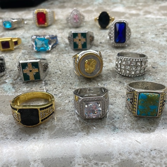 New with gift bag#* Fashion Rings
for Men and Women Pick a ring! - Picture 9 of 10